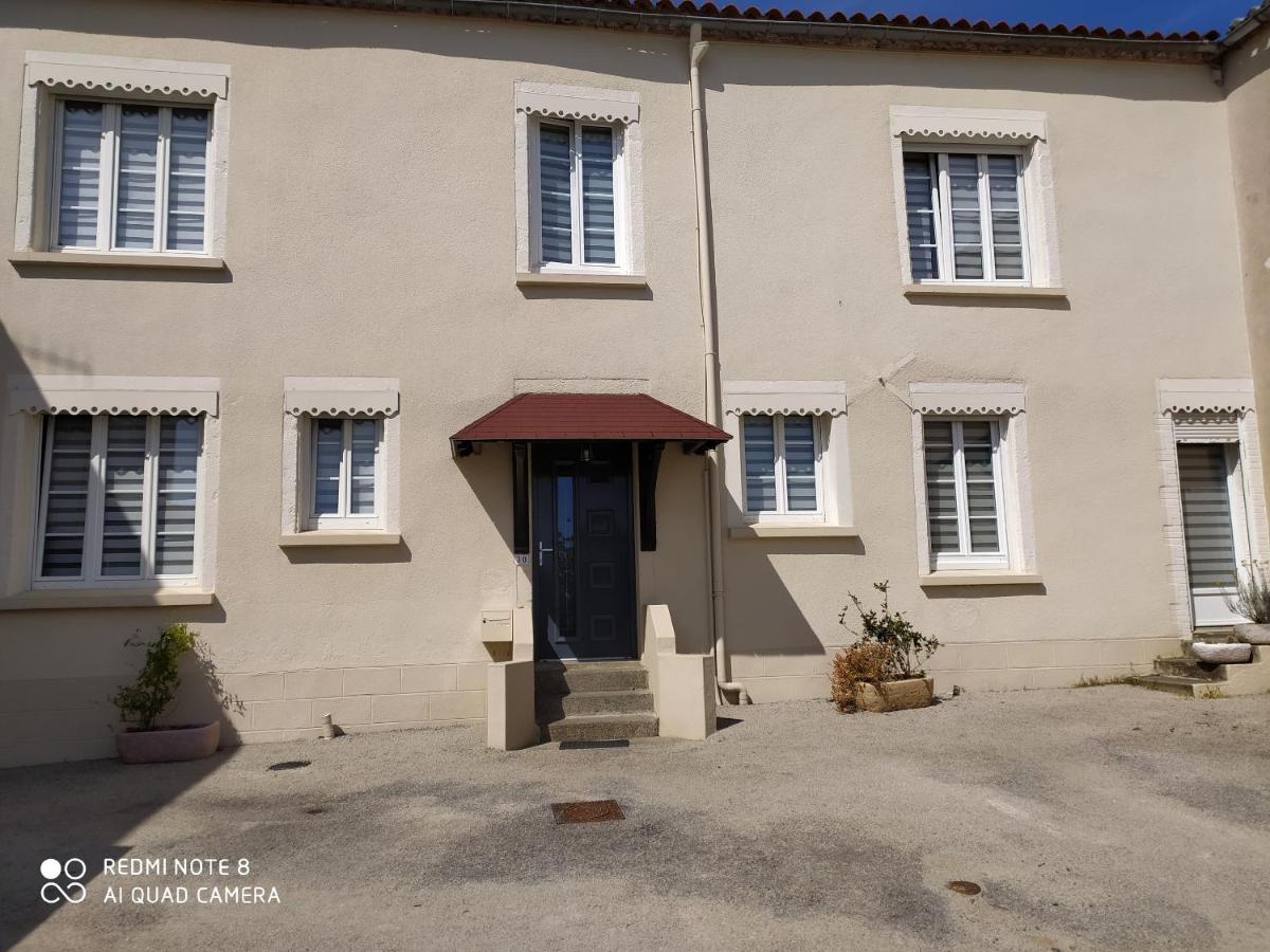 Chambre Meublee A Louer Pouzauges Kültér fotó