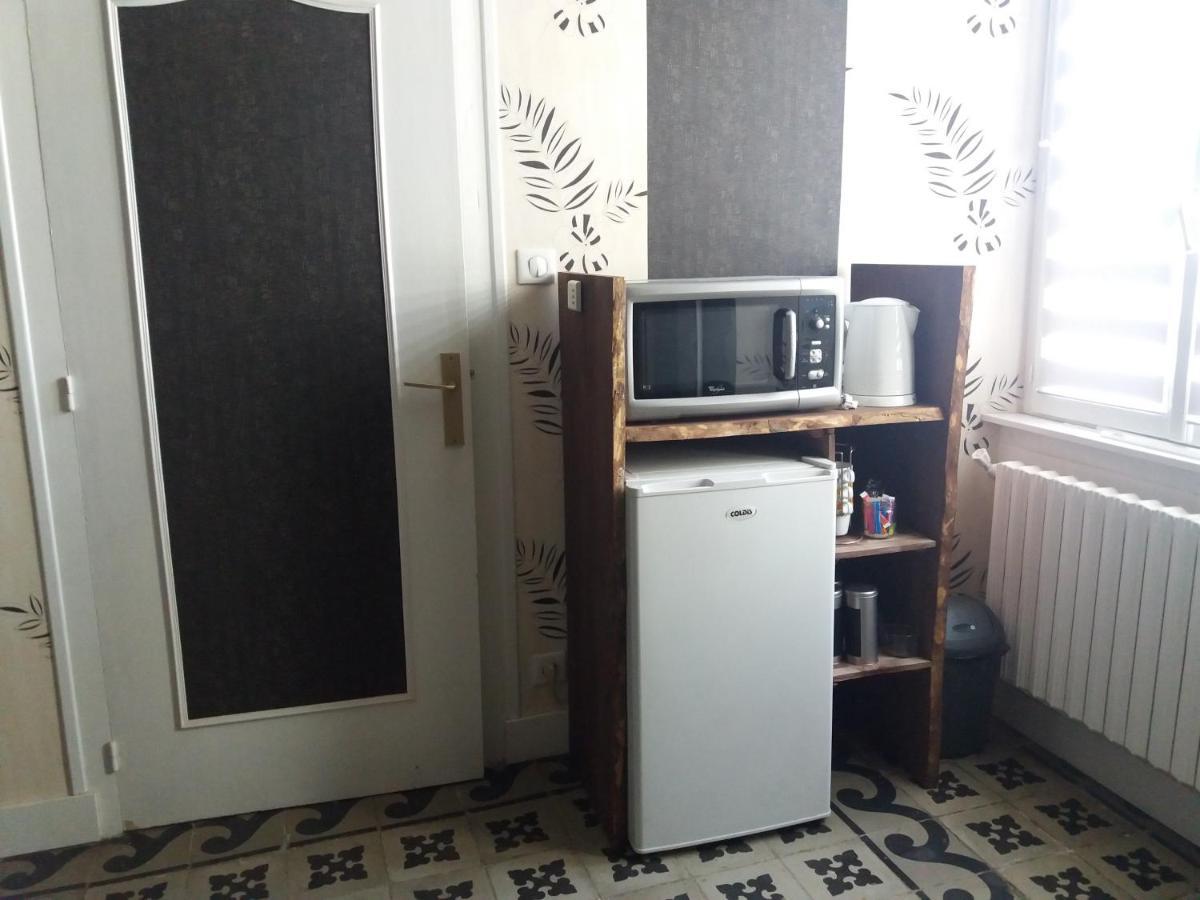 Chambre Meublee A Louer Pouzauges Kültér fotó